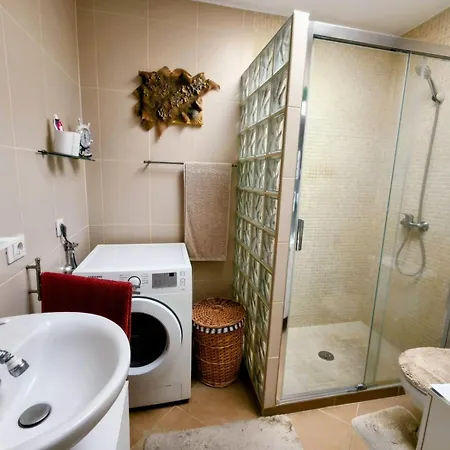 Sky View And Sunny Апартаменты *